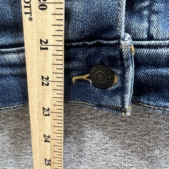 Levi's Women's Original Trucker Denim Jacket Size Medium Blue Jean Jacket - Picture 7 of 14